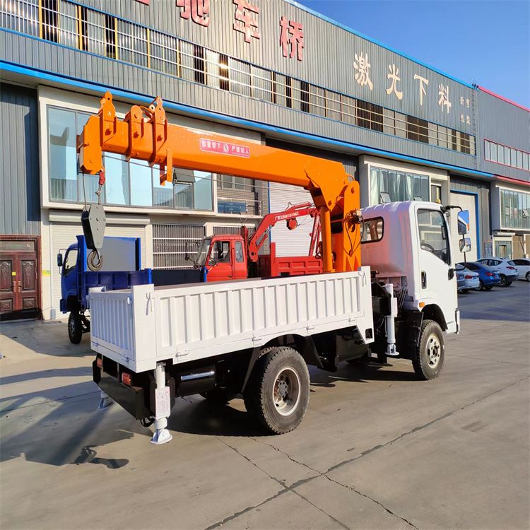 芮城县三轮随车吊定制 农用改装机自备吊中瑞长期出售