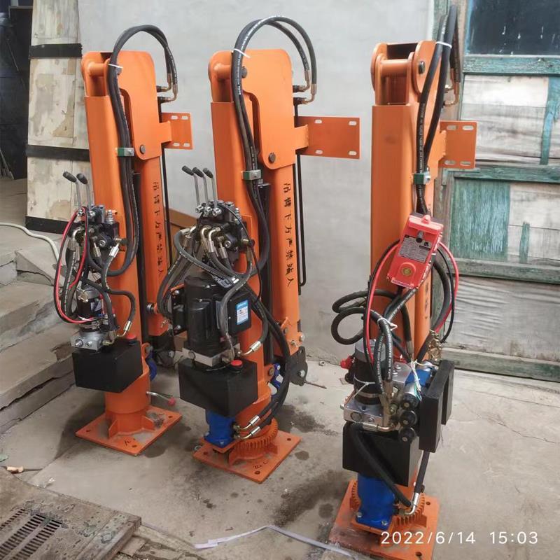 芮城县重汽蓝牌随车吊 3.2吨 国六动力强 液压驱动 农用自卸起重机